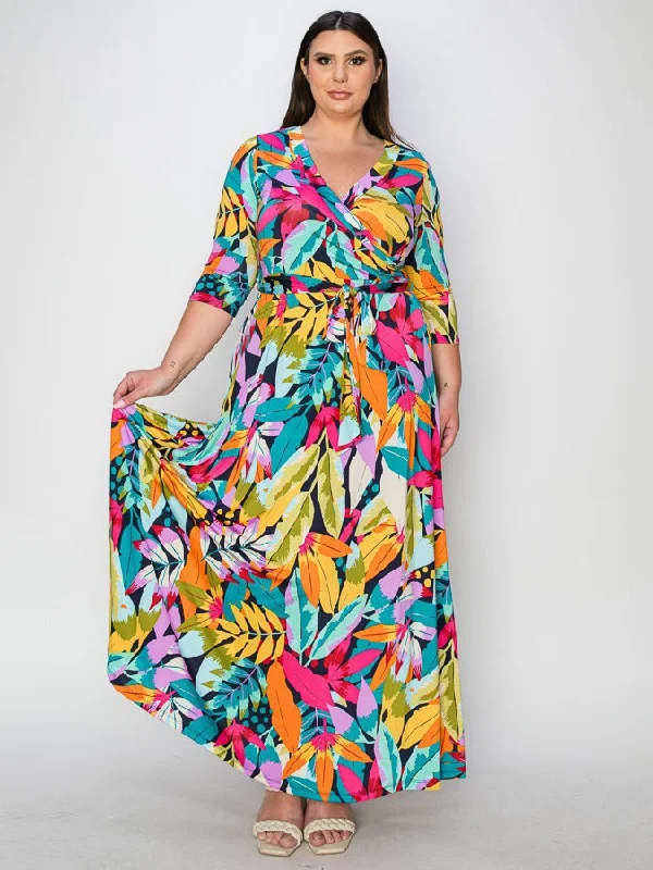 Signature Plus Size Maxi Dress in Lush Botanical